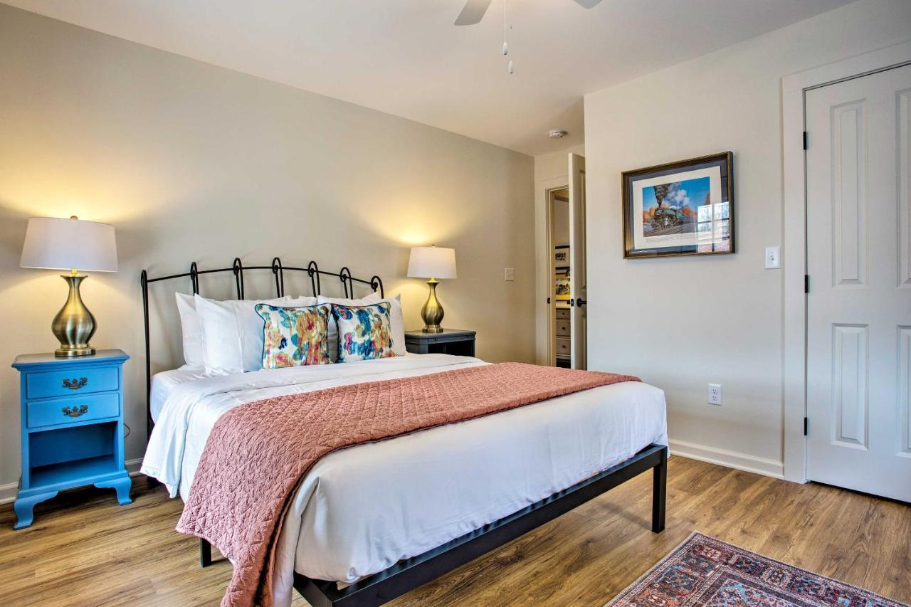 Saluda Main Street Retreat - Central Location! 外观 照片