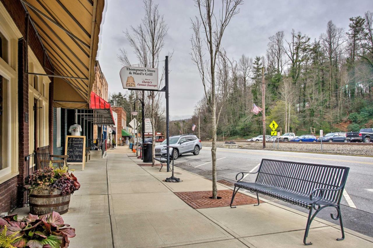 Saluda Main Street Retreat - Central Location! 外观 照片