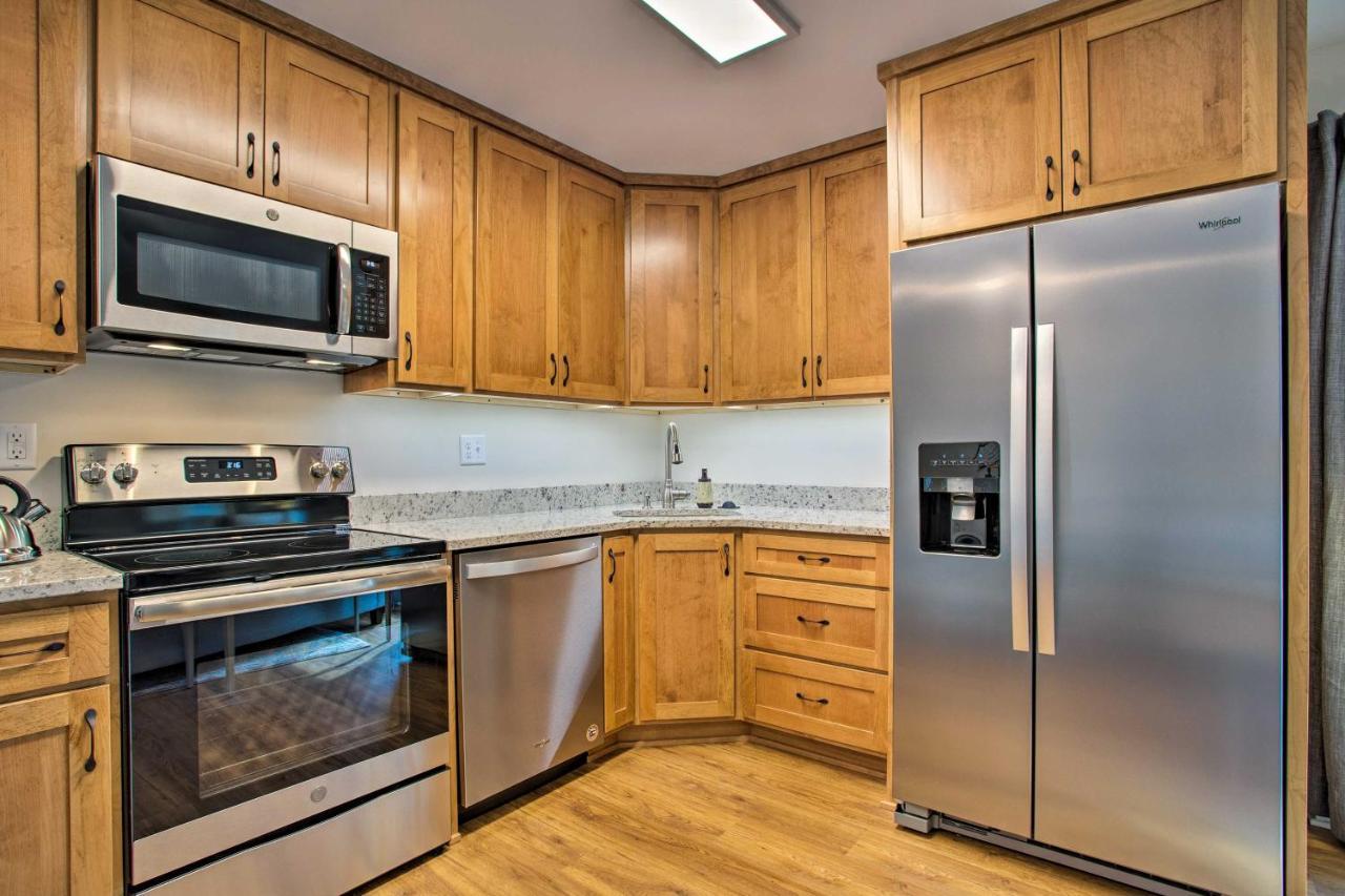 Saluda Main Street Retreat - Central Location! 外观 照片