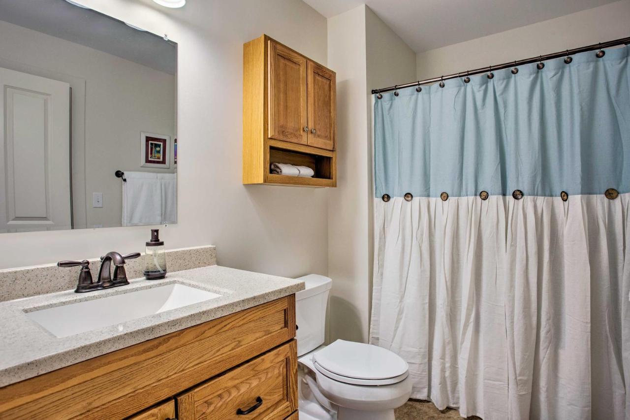 Saluda Main Street Retreat - Central Location! 外观 照片